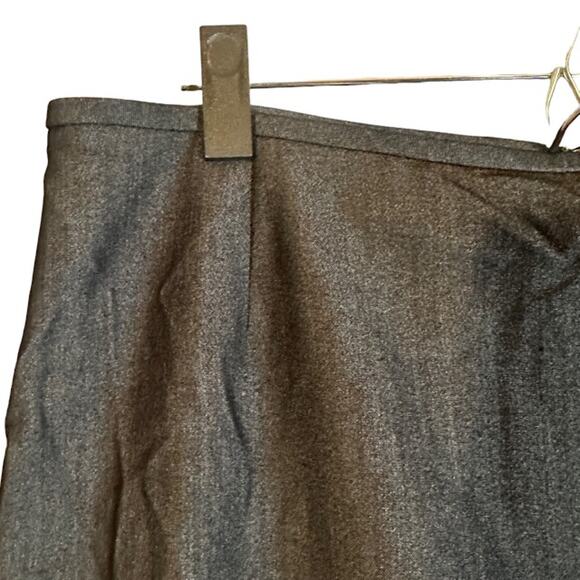 Tahari Women’s Black Knee Length Pencil Skirt Straight Fit Back Slit Size 12 - Picture 5 of 9